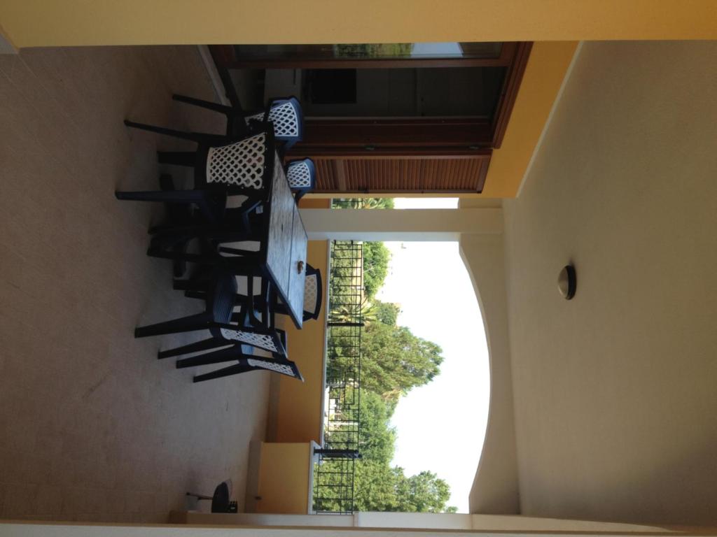 Regina Apartments room 6